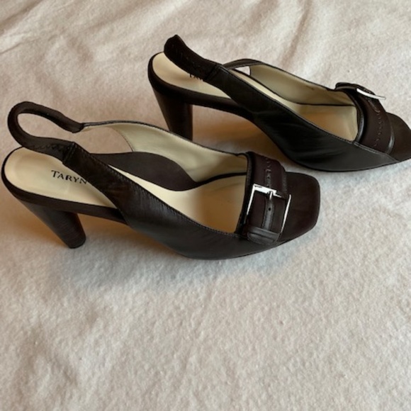 Taryn Rose Open-toe slingback. - Picture 2 of 5